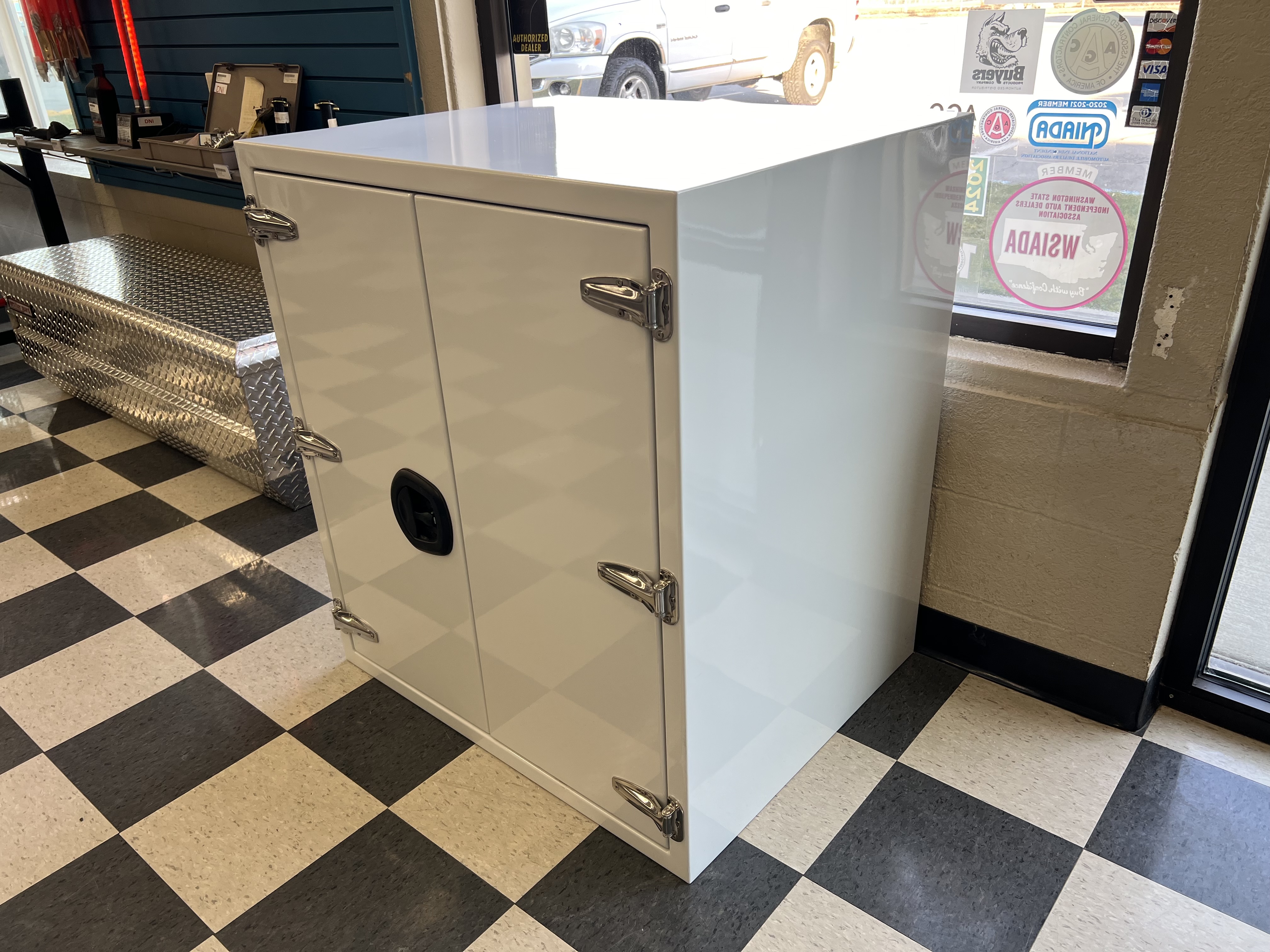 DOUBLE DOOR UTILITY CABINET