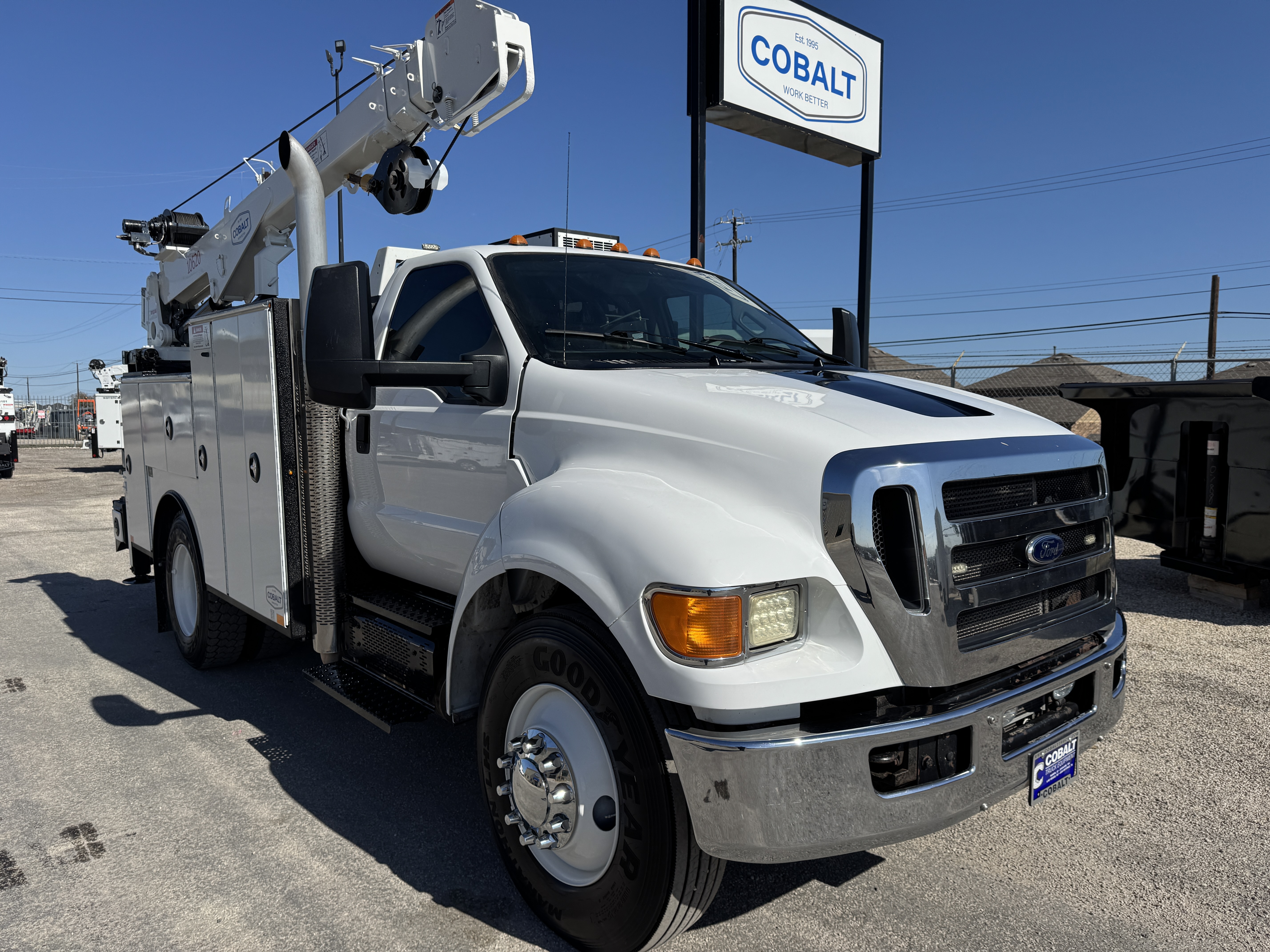2015 FORD 750 SUMMIT SERVICE BODY 10629 CRANE VU2210